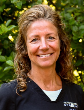 Dr. Claire Haag